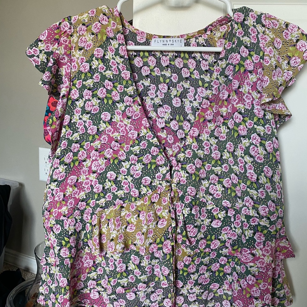 Flynn skye Floral top